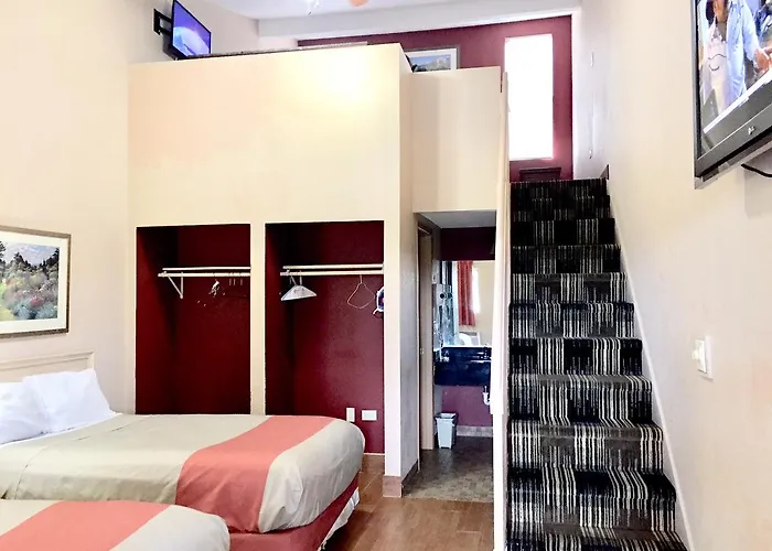 Red Carpet Hotel *